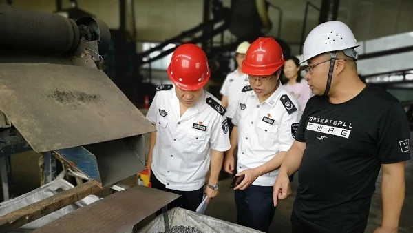 青島市三部門聯(lián)合開展打擊危廢違法犯罪專項(xiàng)行動